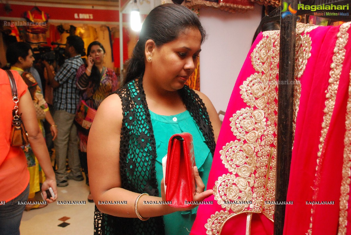 Trendz Vivah Collection 2014 Exhibition by Mrs. Santhi Kathiravan