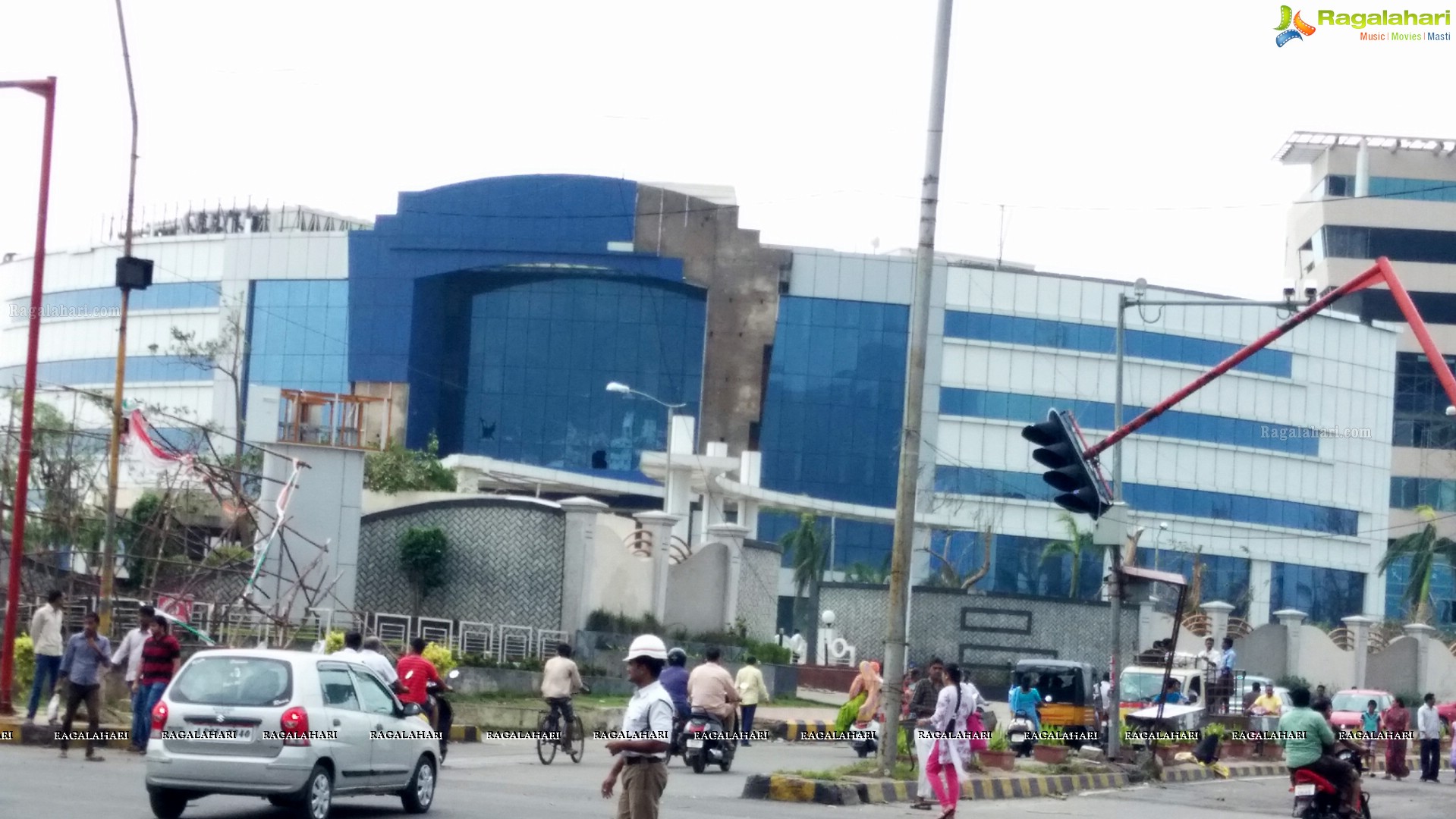 Hudhud Cyclone in Visakhapatnam