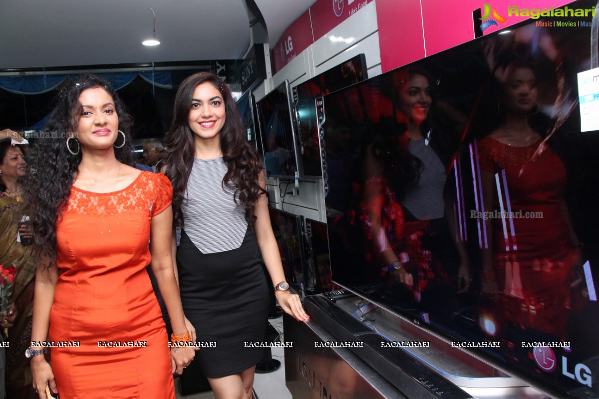 Yes Mart launch at Habsiguda by Ritu Varma and Nivita