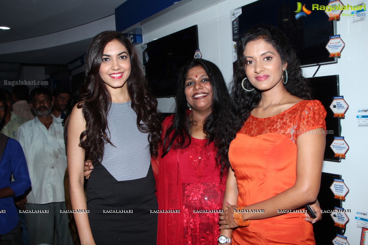 Yes Mart launch at Habsiguda by Ritu Varma and Nivita