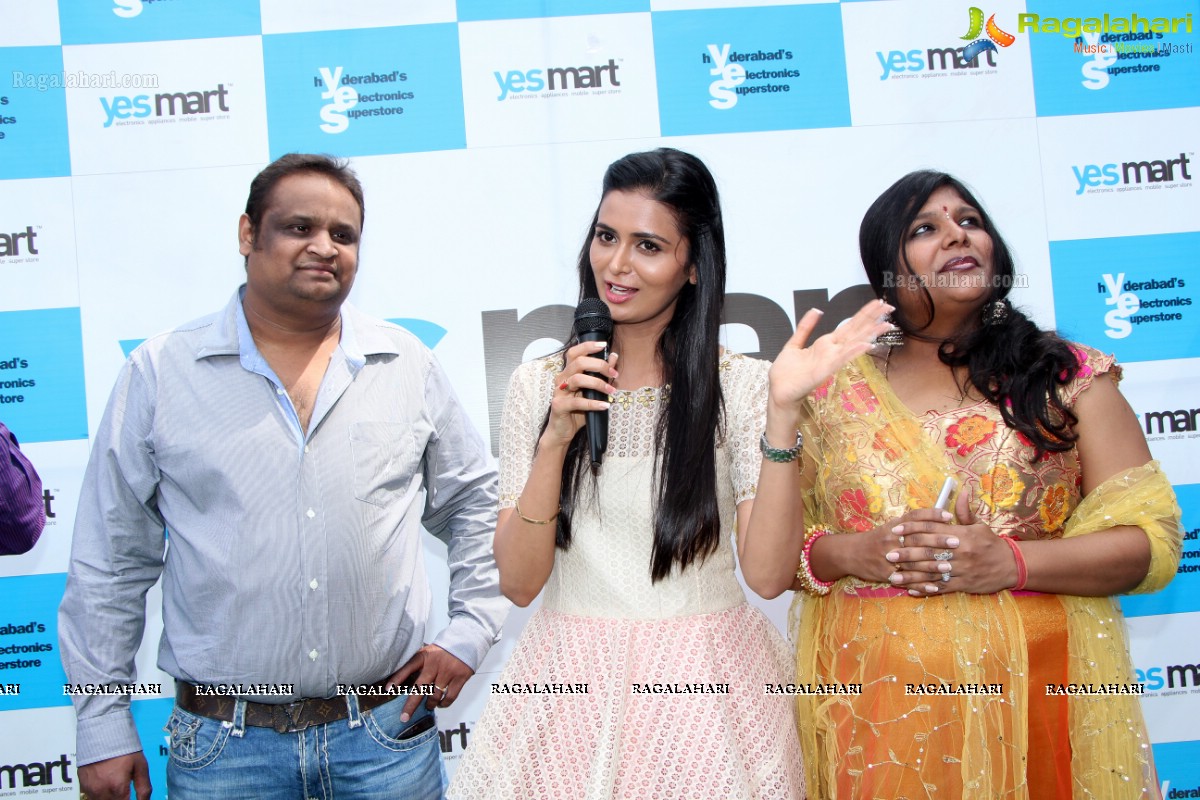 Meenakshi Dixit launches Yes Mart at A.S. Rao Nagar, Hyderabad