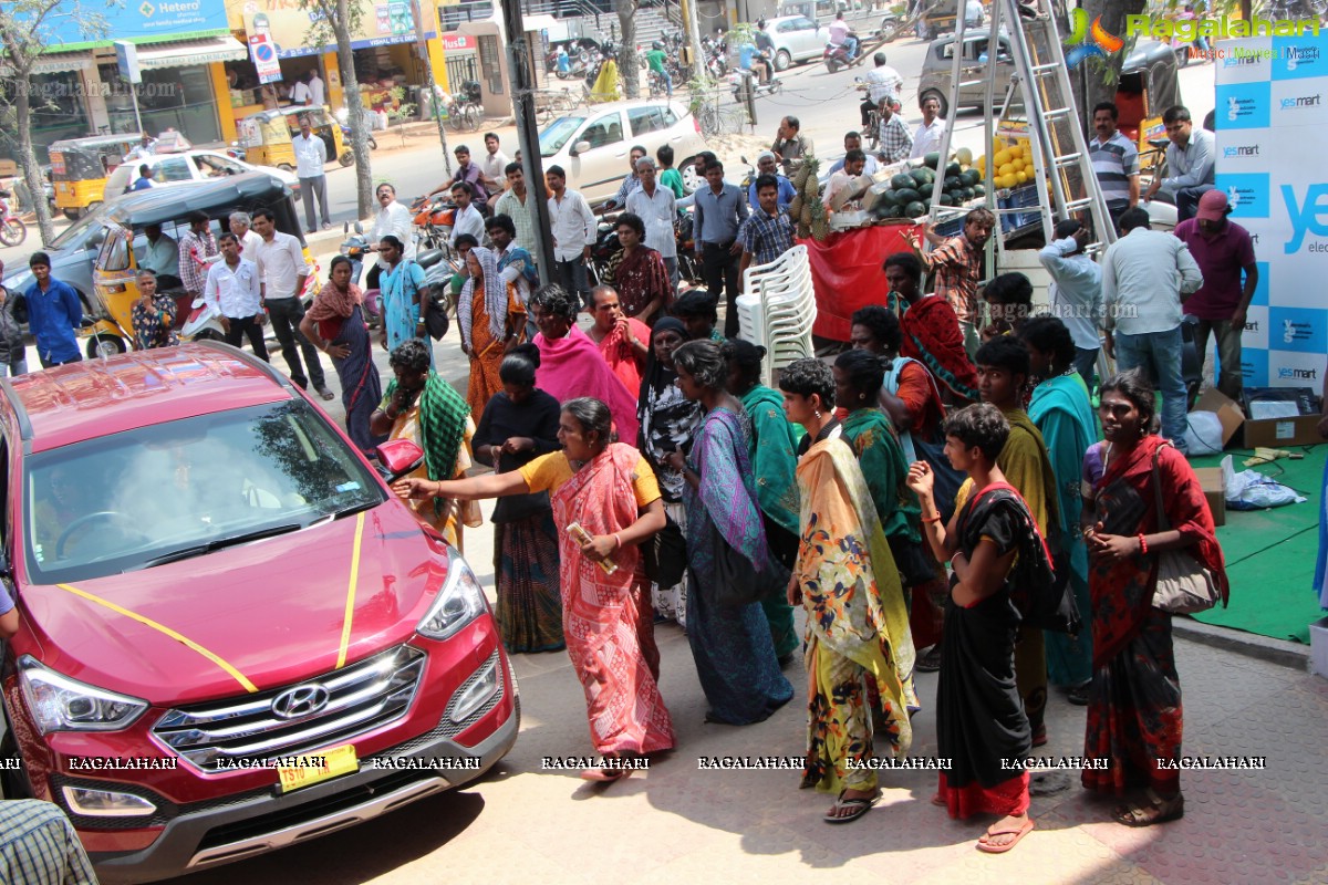 Meenakshi Dixit launches Yes Mart at A.S. Rao Nagar, Hyderabad
