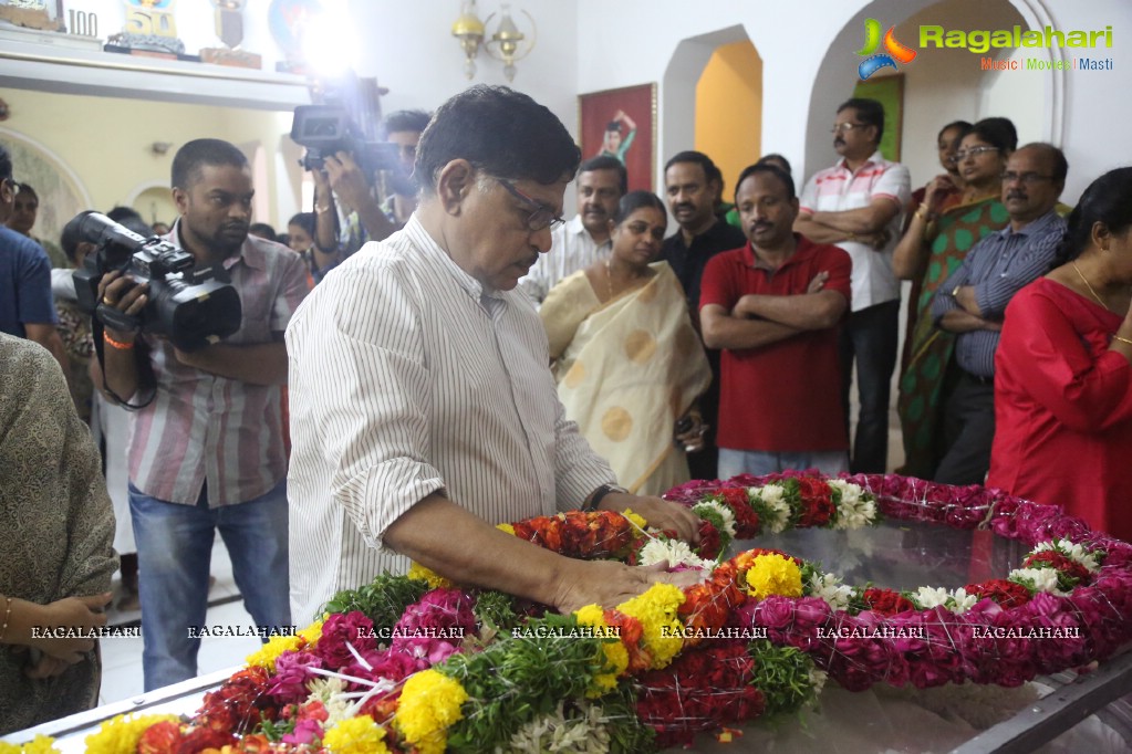 Tollywood Celebrities pay last respect to Mada Venkateswara Rao