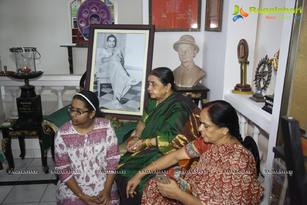 Tollywood Celebrities pay last respect to Mada Venkateswara Rao