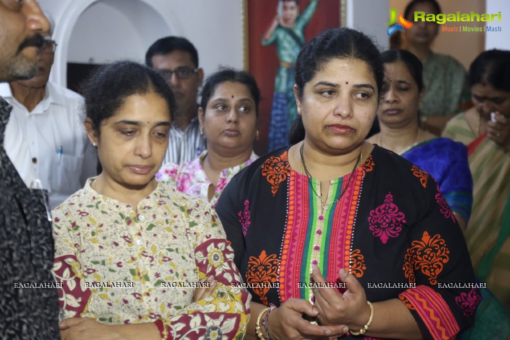 Tollywood Celebrities pay last respect to Mada Venkateswara Rao