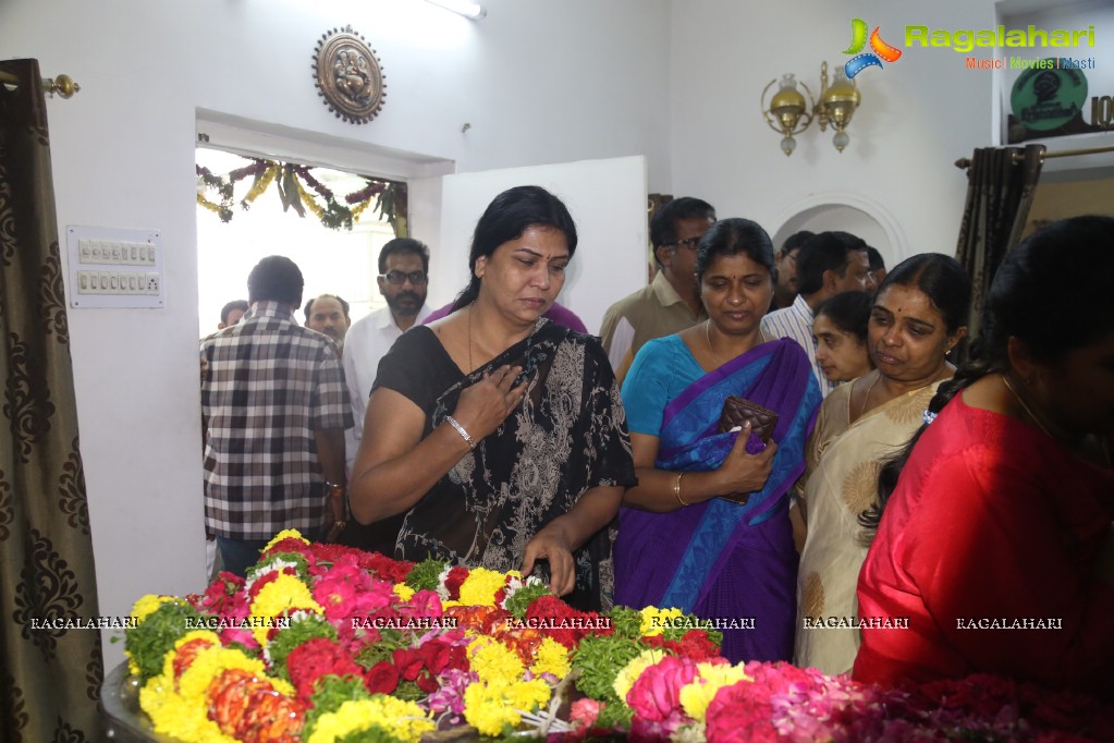 Tollywood Celebrities pay last respect to Mada Venkateswara Rao