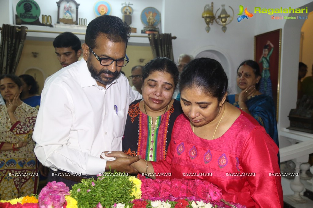 Tollywood Celebrities pay last respect to Mada Venkateswara Rao