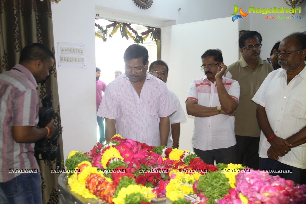 Tollywood Celebrities pay last respect to Mada Venkateswara Rao