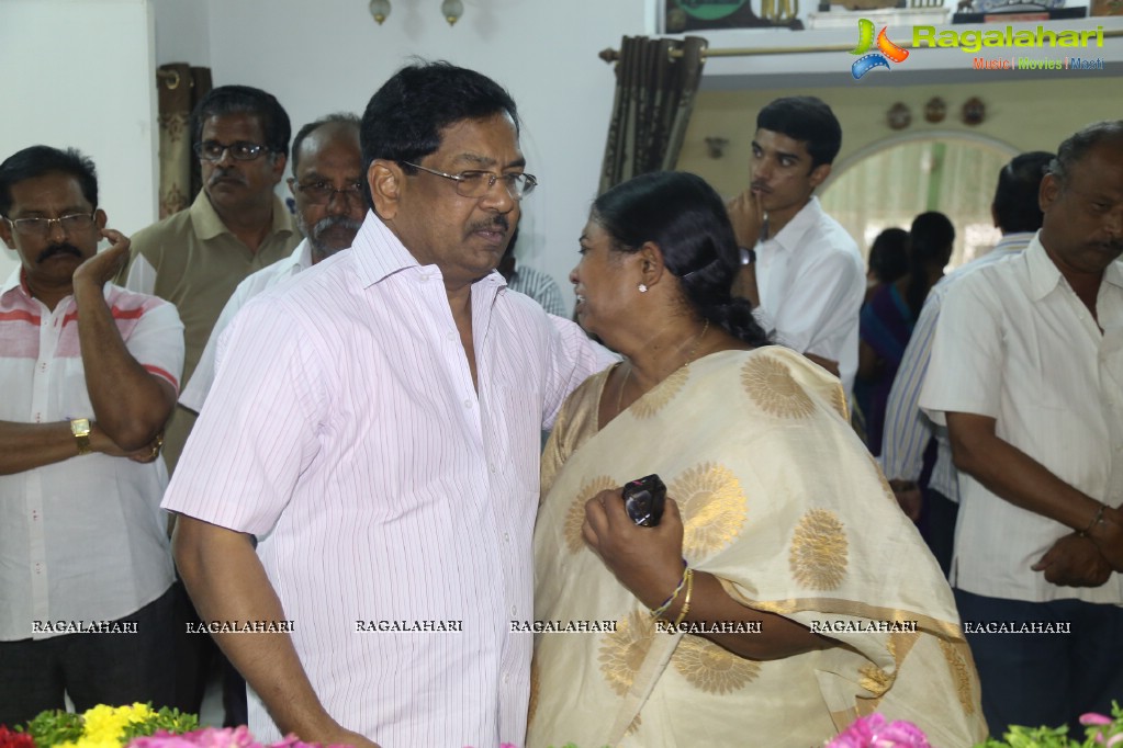 Tollywood Celebrities pay last respect to Mada Venkateswara Rao