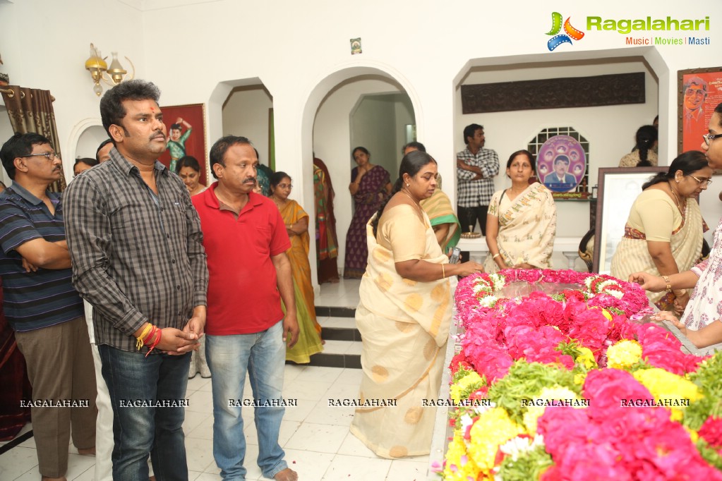 Tollywood Celebrities pay last respect to Mada Venkateswara Rao