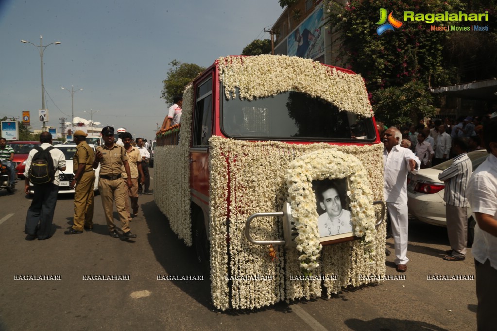 Tollywood Celebrities pay last respect to Mada Venkateswara Rao