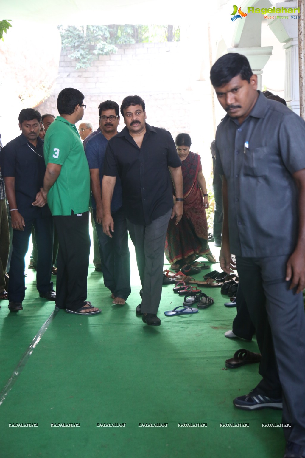 Tollywood Celebrities pay last respect to Mada Venkateswara Rao