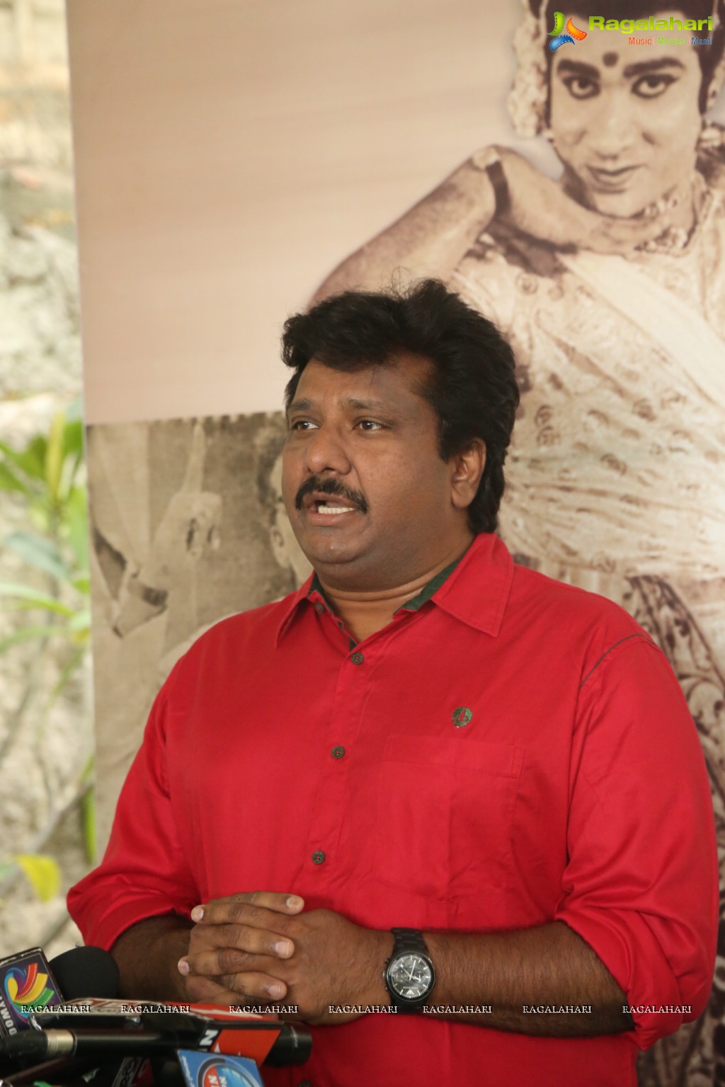 Tollywood Celebrities pay last respect to Mada Venkateswara Rao