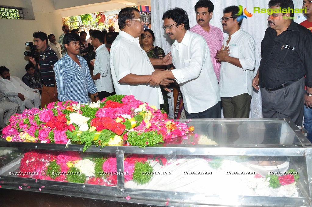 Tollywood pays tribute to Edida Nageswara Rao