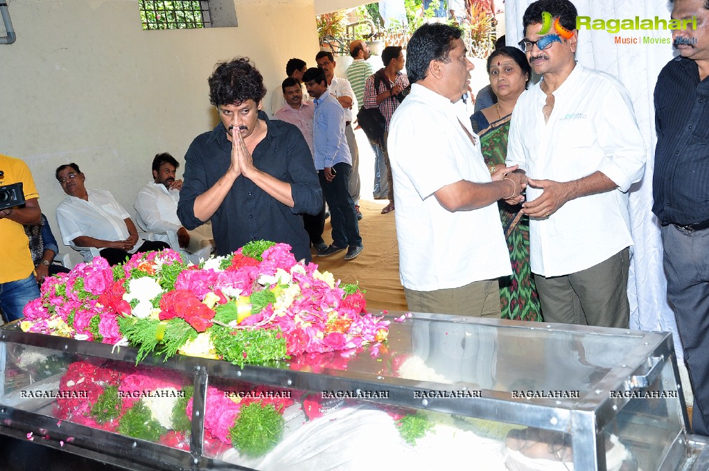 Tollywood pays tribute to Edida Nageswara Rao