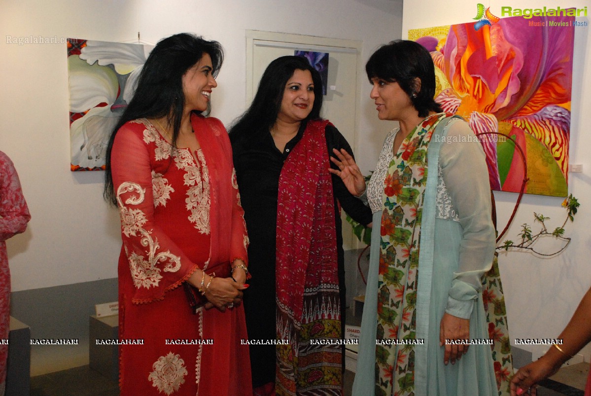 Floral Feast at Aalankritha Art Gallery by Prashanti Goel