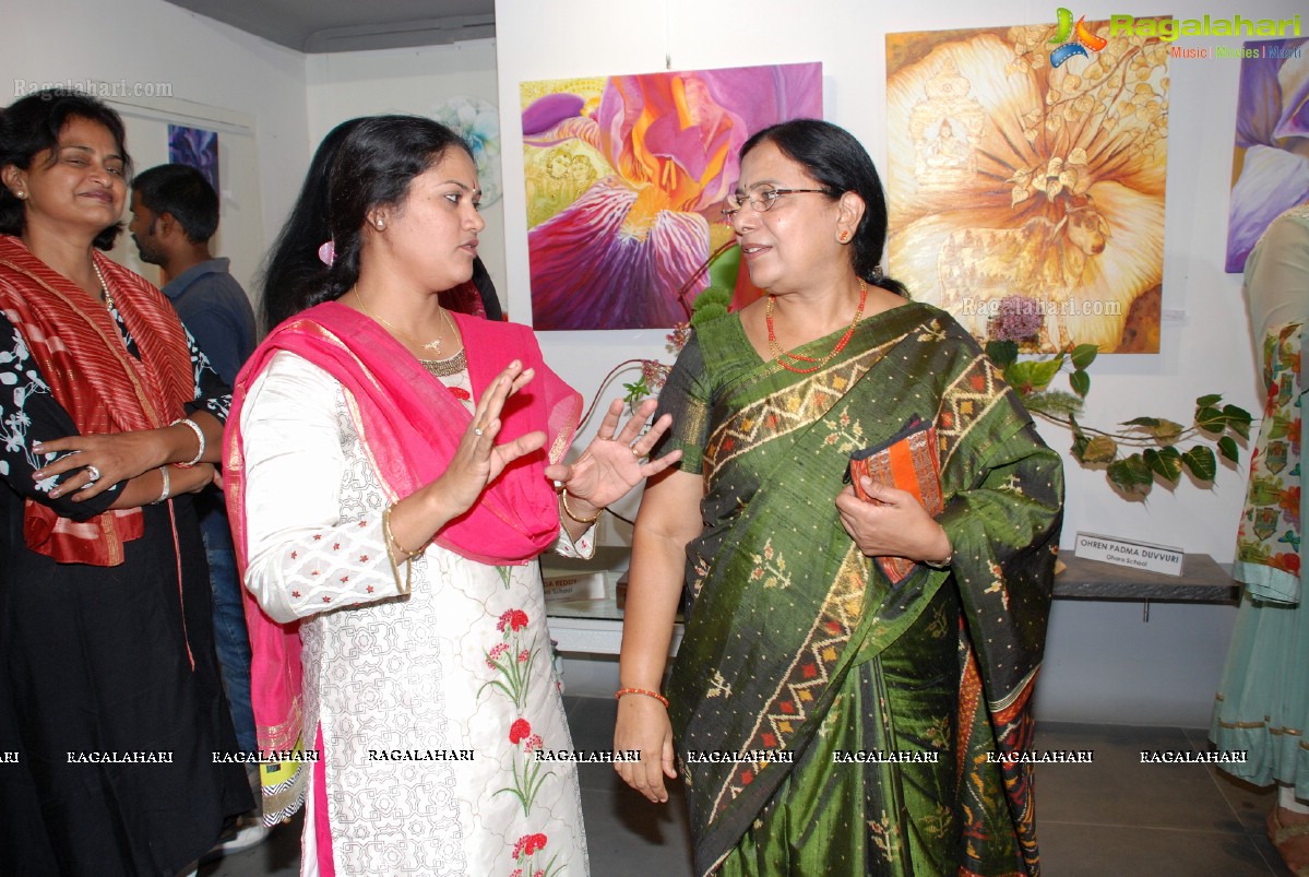 Floral Feast at Aalankritha Art Gallery by Prashanti Goel