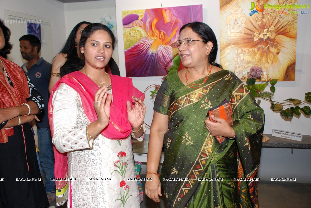 Floral Feast at Aalankritha Art Gallery by Prashanti Goel