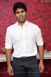 Allu Sirish poses with Bunny Mascot at PETA Stall