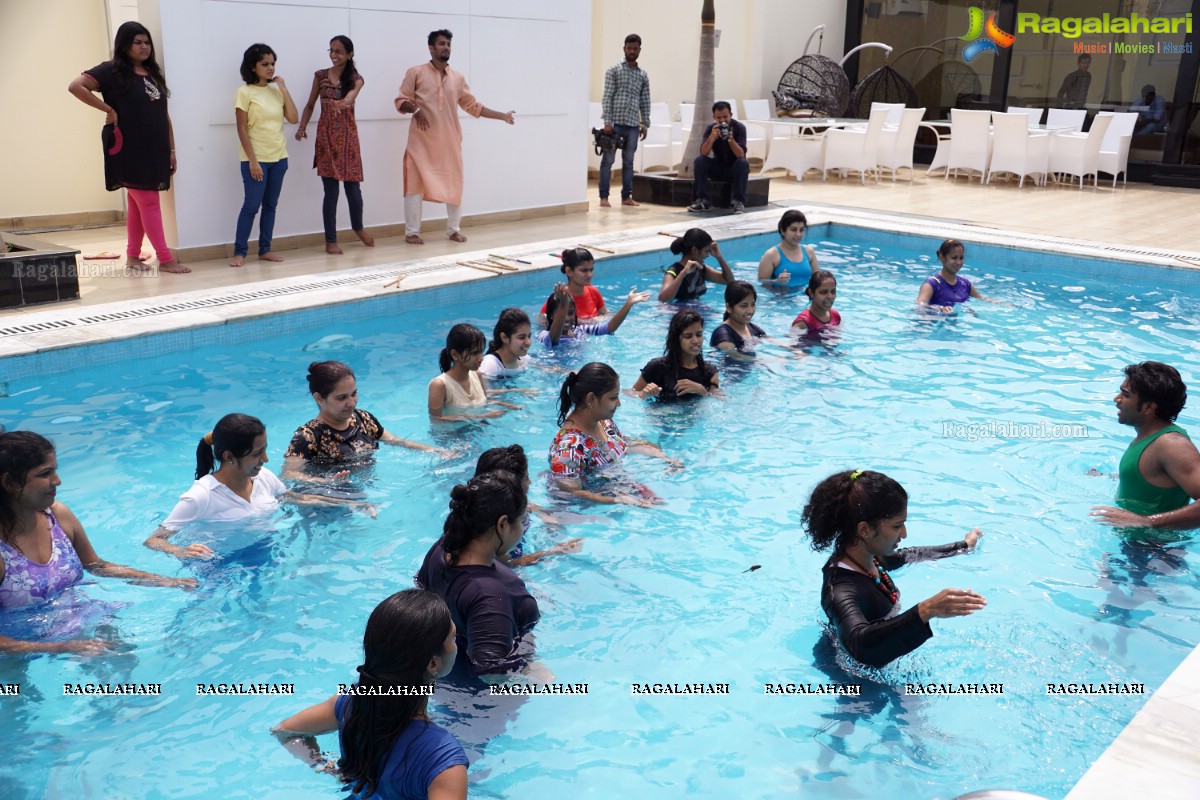 Aqua Raas Garba and Dandiya by Venu, Krupa and Sunita at Water, Hyderabad