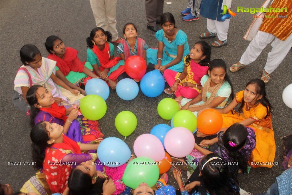 Bhatukamma Celebrations at Raahgiri Day, Hyderabad