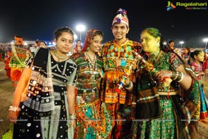 Dildar Dandiya 2015