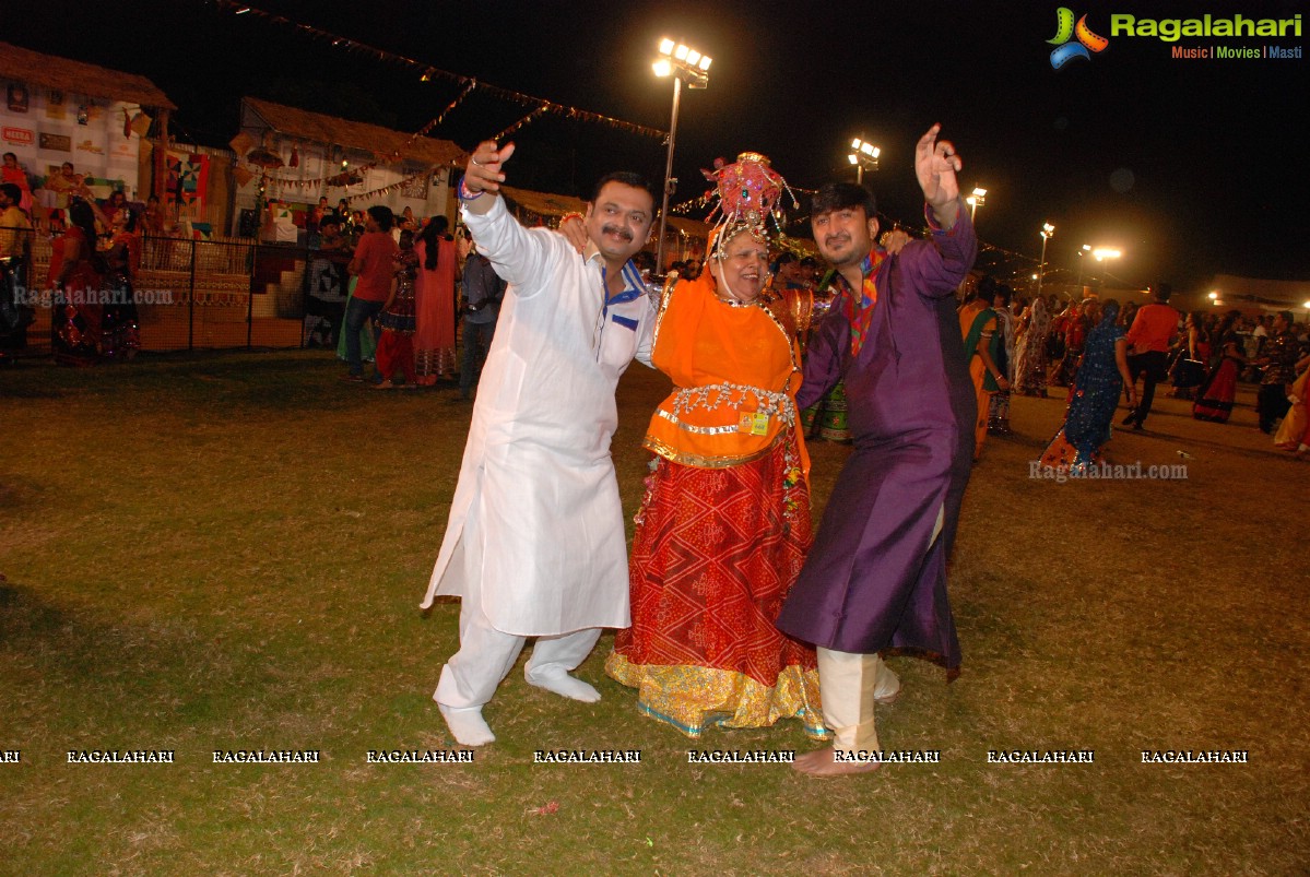 Coconut Event Dildar Dandiya 2015 (Day 5) at Shamshabad, Hyderabad