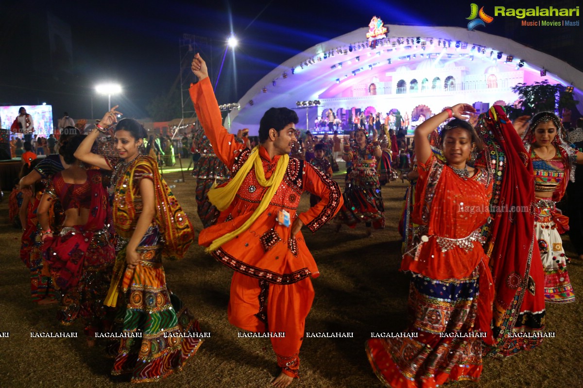 Coconut Event Dildar Dandiya 2015 (Day 5) at Shamshabad, Hyderabad