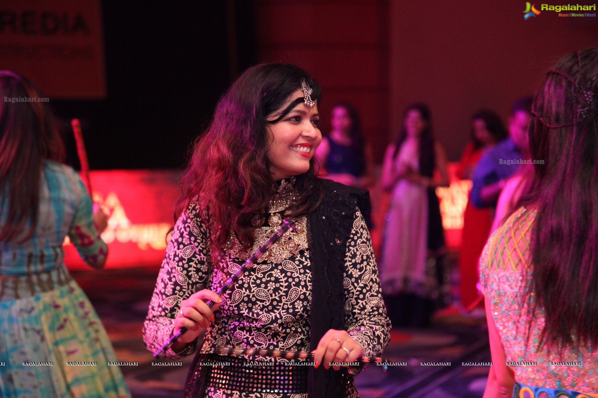 Grand Disco Dandiya Celebrations by Daredia Constructions at Hyderabad Marriott Hotel and Convention Centre (HD)