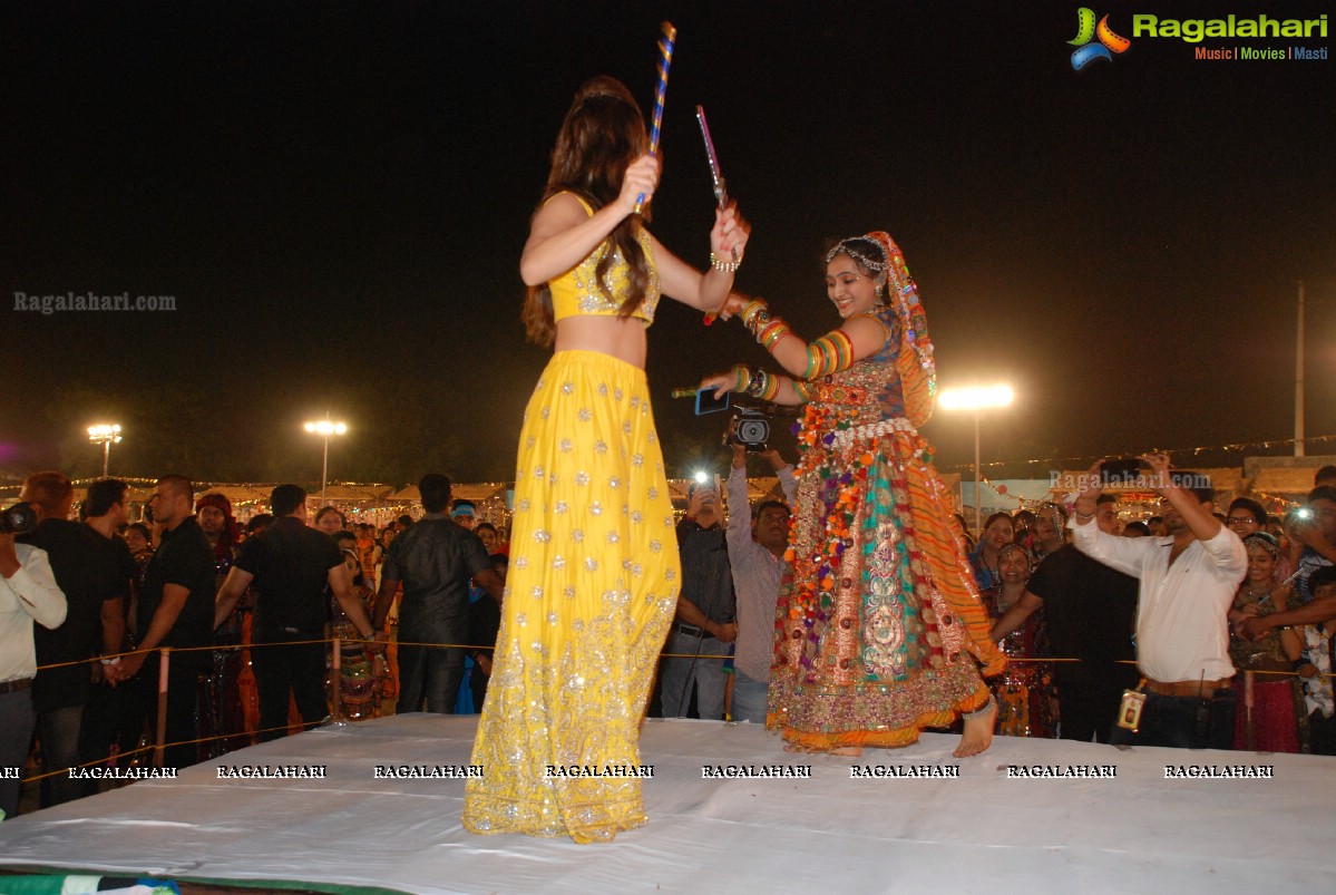 Coconut Event Dildar Dandiya 2015 (Day 4) at Shamshabad, Hyderabad