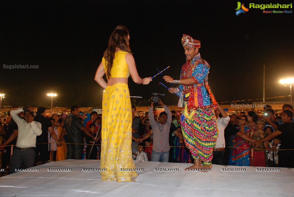 Coconut Event Dildar Dandiya 2015 (Day 4) at Shamshabad, Hyderabad