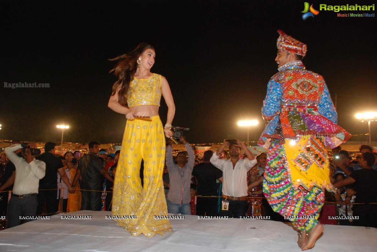 Coconut Event Dildar Dandiya 2015 (Day 4) at Shamshabad, Hyderabad