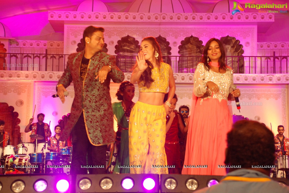 Coconut Event Dildar Dandiya 2015 (Day 4) at Shamshabad, Hyderabad