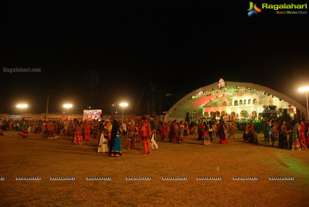 Coconut Event Dildar Dandiya 2015 (Day 4) at Shamshabad, Hyderabad