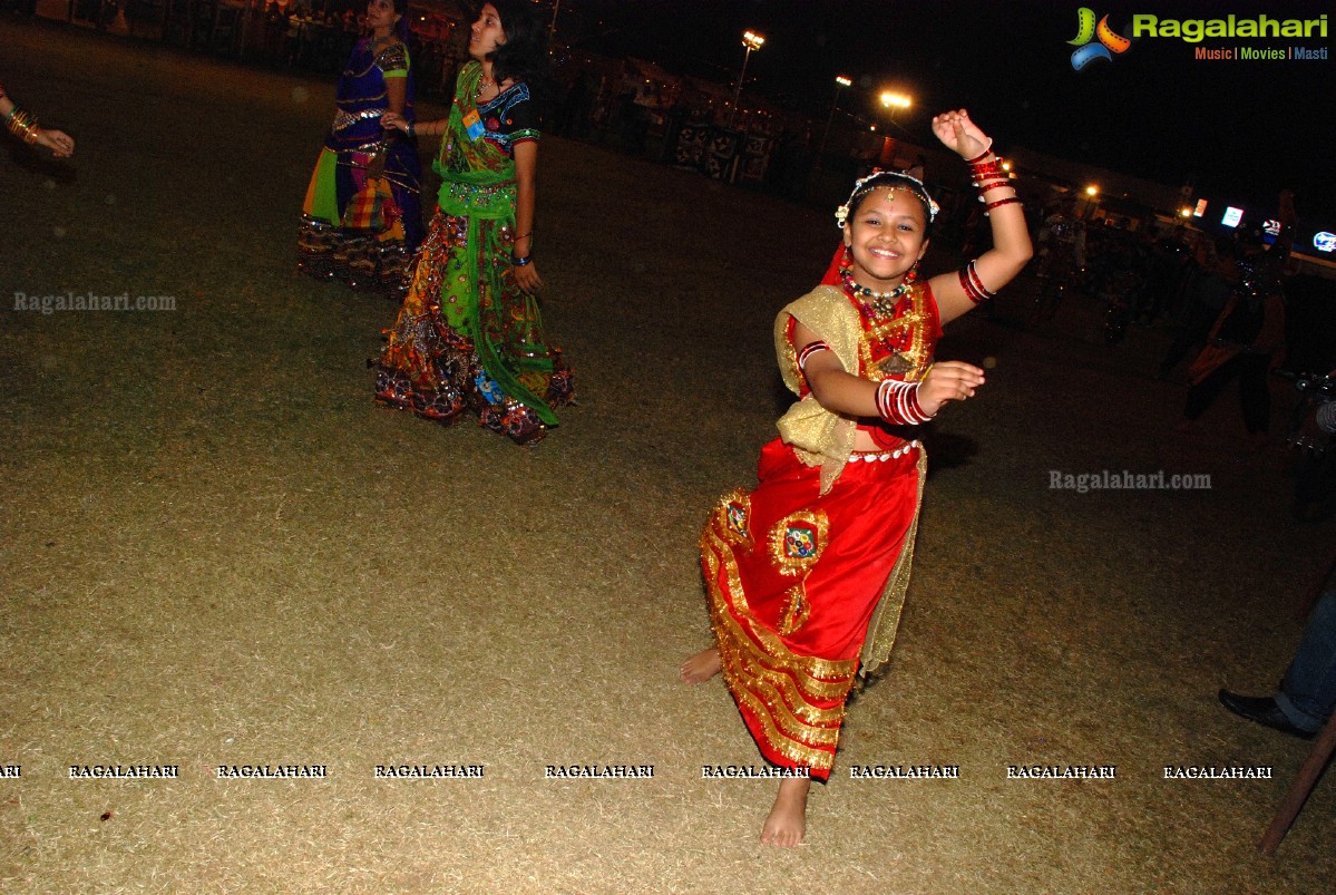 Coconut Event Dildar Dandiya 2015 (Day 4) at Shamshabad, Hyderabad