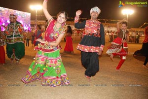 Dildar Dandiya 2015