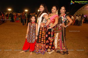 Dildar Dandiya 2015