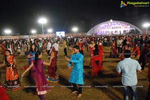 Dildar Dandiya 2015