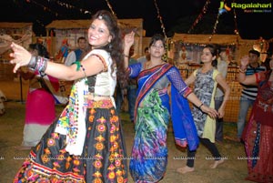 Dildar Dandiya 2015