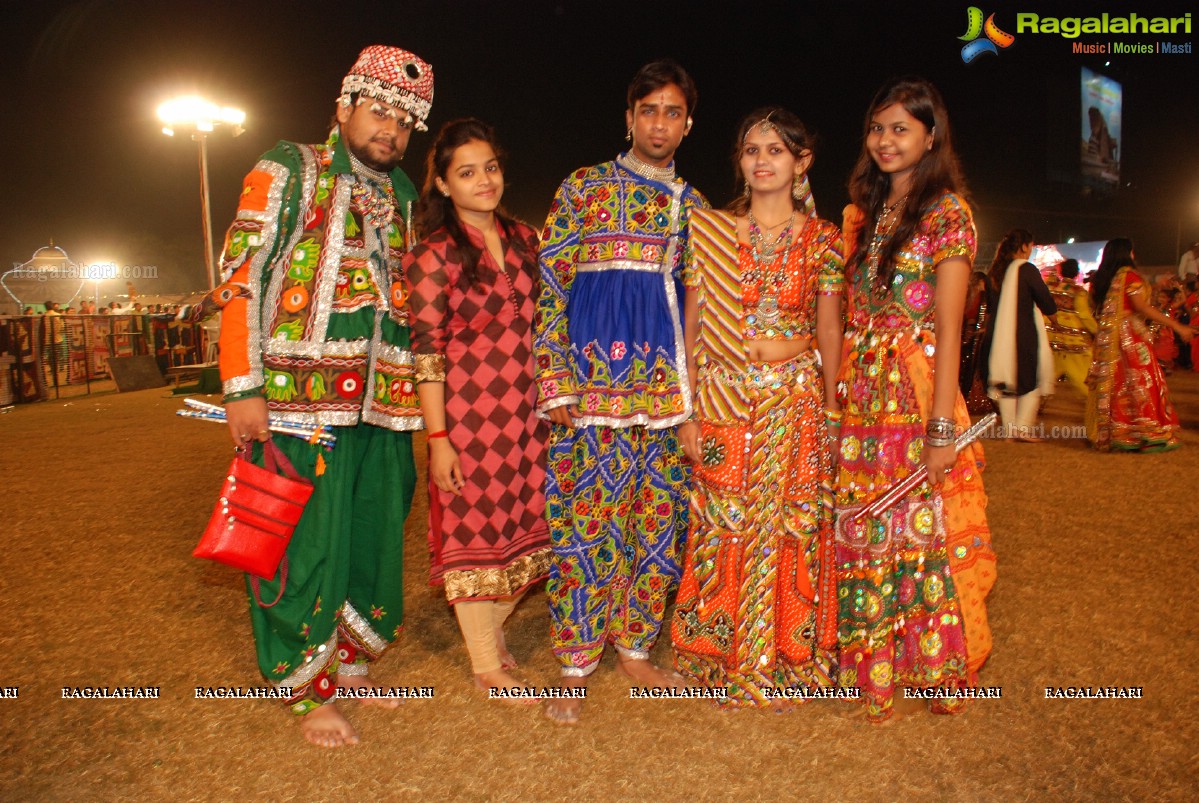 Coconut Event Dildar Dandiya 2015 (Day 9) at Mallika Gardens, Shamshabad