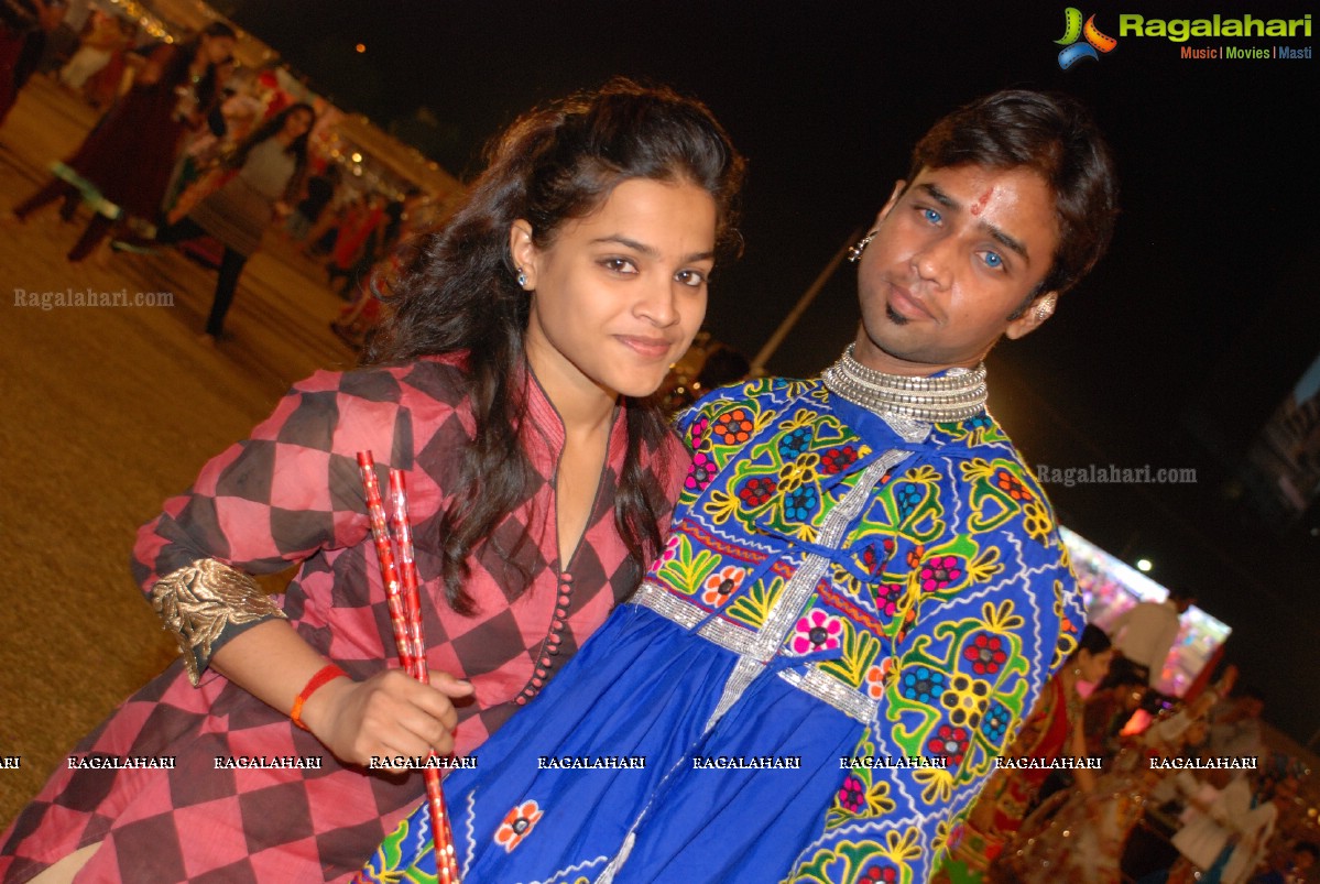 Coconut Event Dildar Dandiya 2015 (Day 9) at Mallika Gardens, Shamshabad