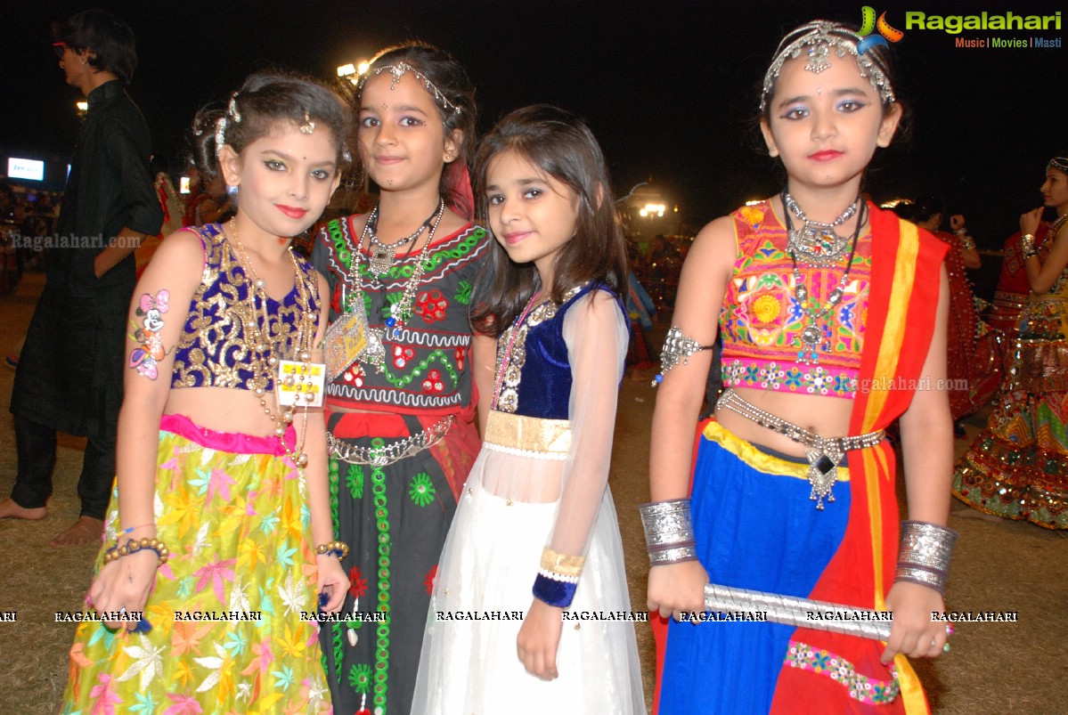 Coconut Event Dildar Dandiya 2015 (Day 10), Mallika Garden, Hyderabad