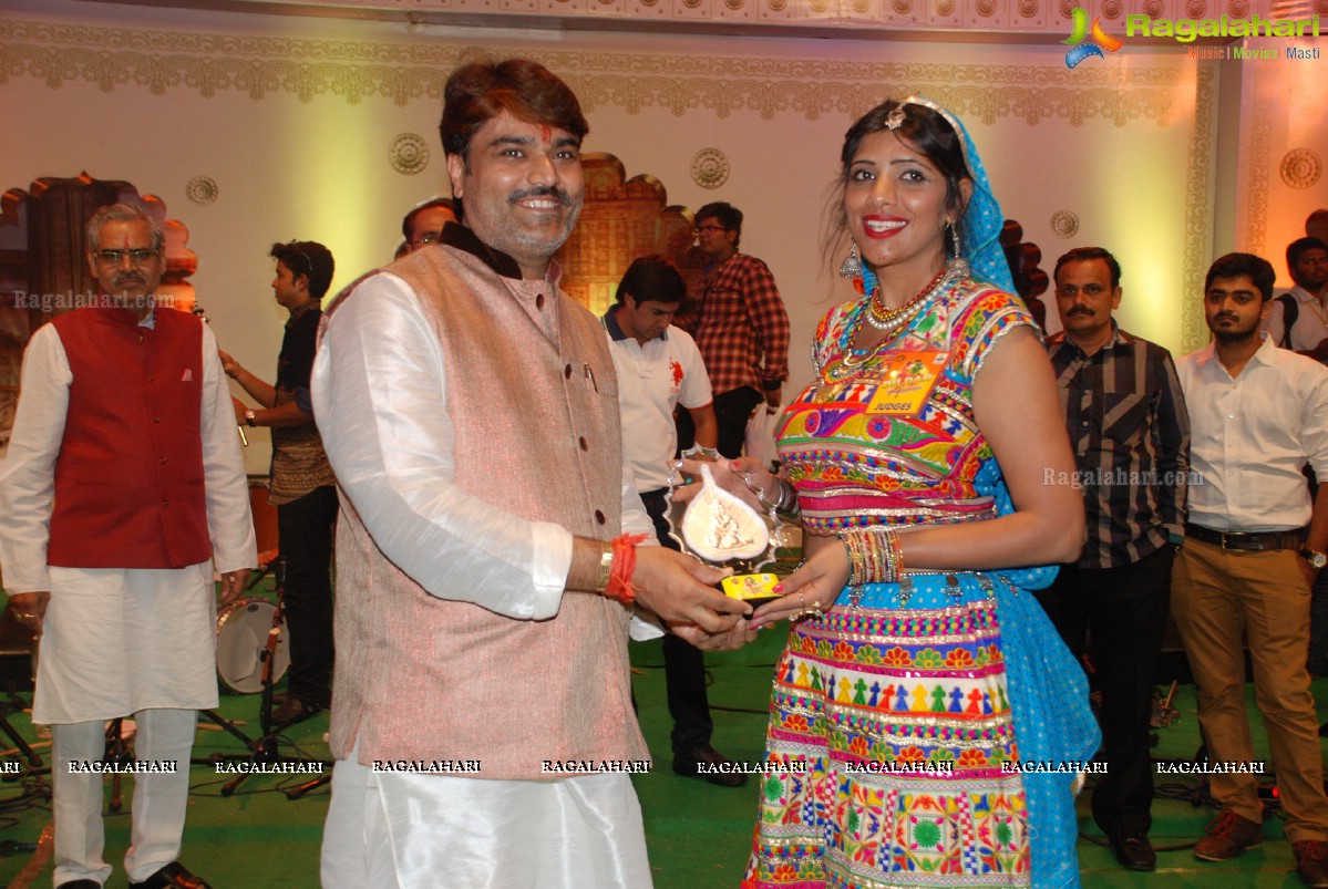 Coconut Event Dildar Dandiya 2015 (Day 10), Mallika Garden, Hyderabad