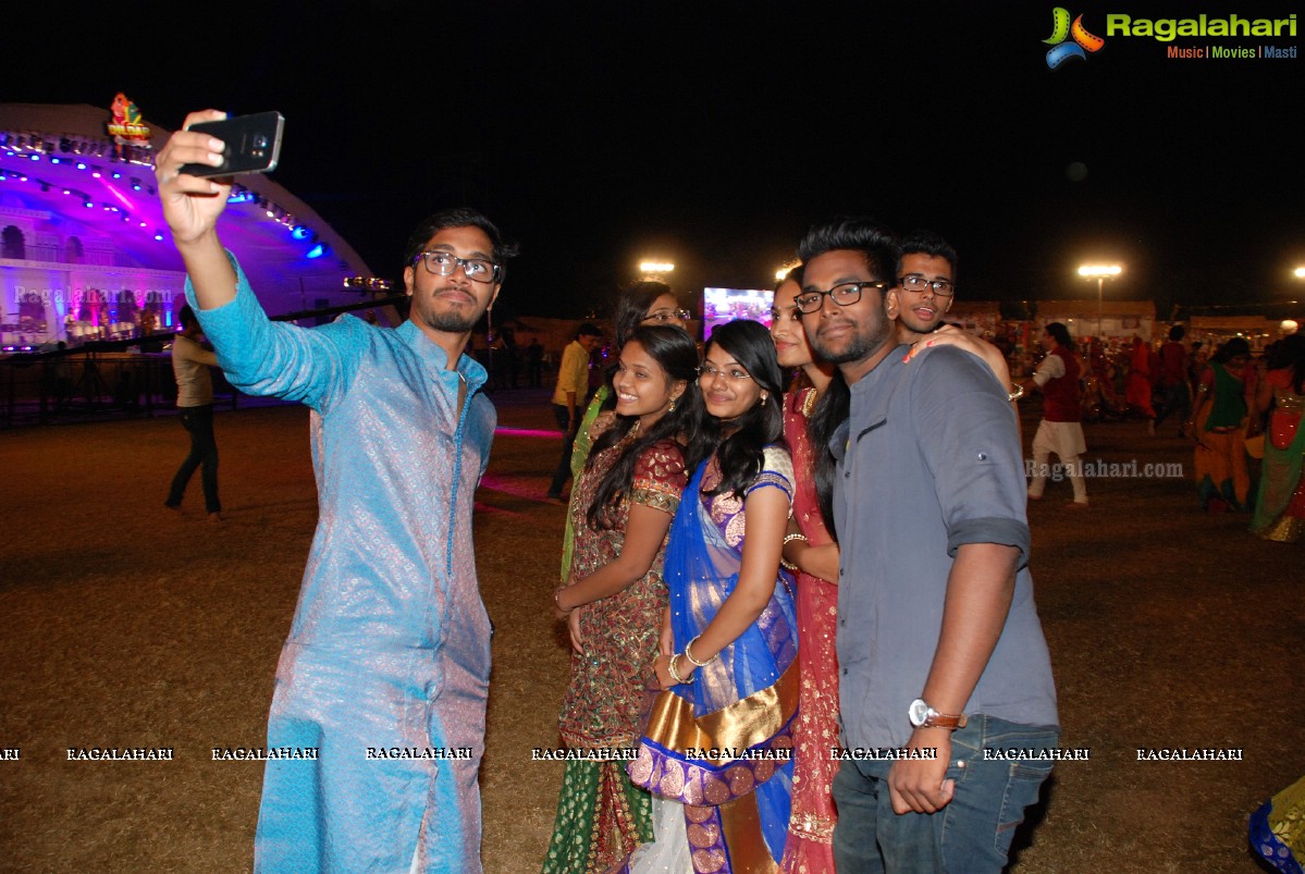 Coconut Event Dildar Dandiya 2015 (Day 7)