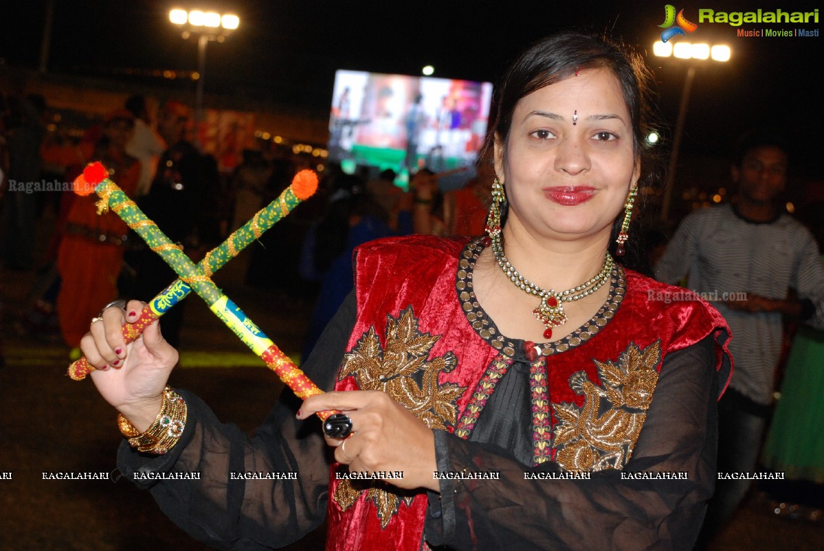 Coconut Event Dildar Dandiya 2015 (Day 7)