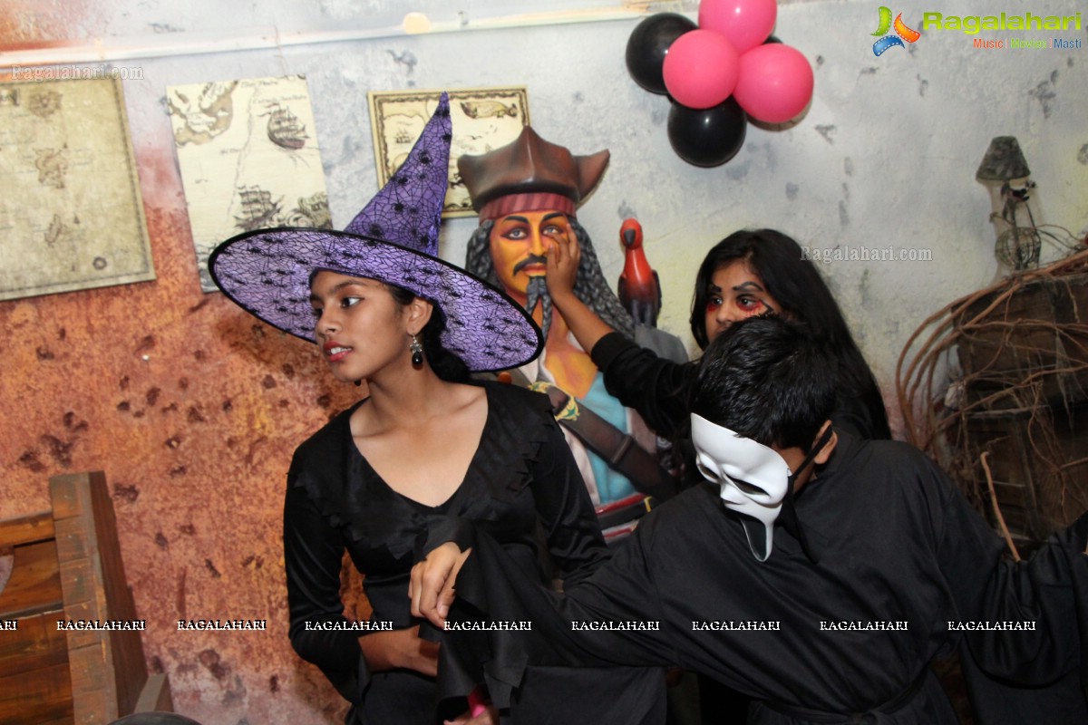 Divinos Ladies Club Halloween Party with Kids at Pirates Brew, Hyderabad