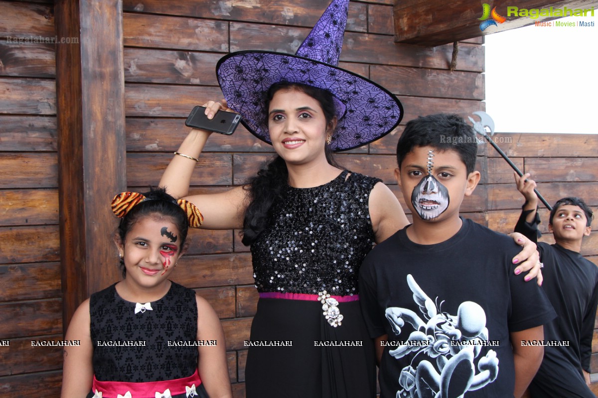 Divinos Ladies Club Halloween Party with Kids at Pirates Brew, Hyderabad