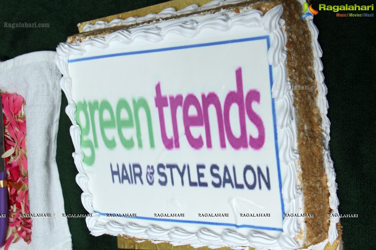 Ipsita Pati launches Green Trends Salon at Mehdipatnam, Hyderabad