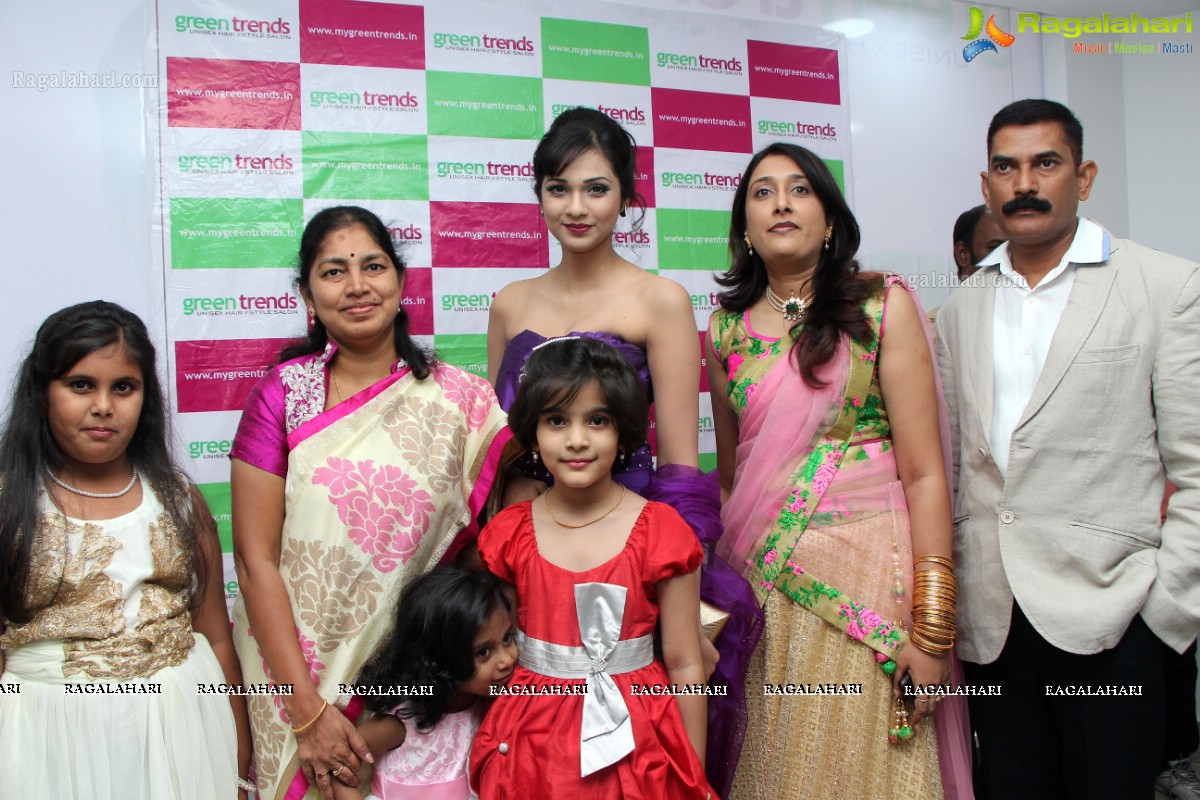 Ipsita Pati launches Green Trends Salon at Mehdipatnam, Hyderabad