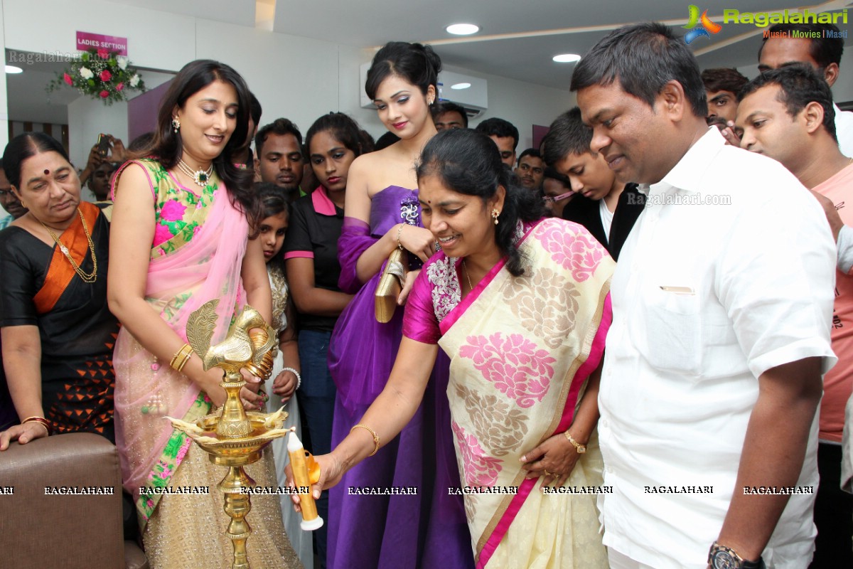 Ipsita Pati launches Green Trends Salon at Mehdipatnam, Hyderabad